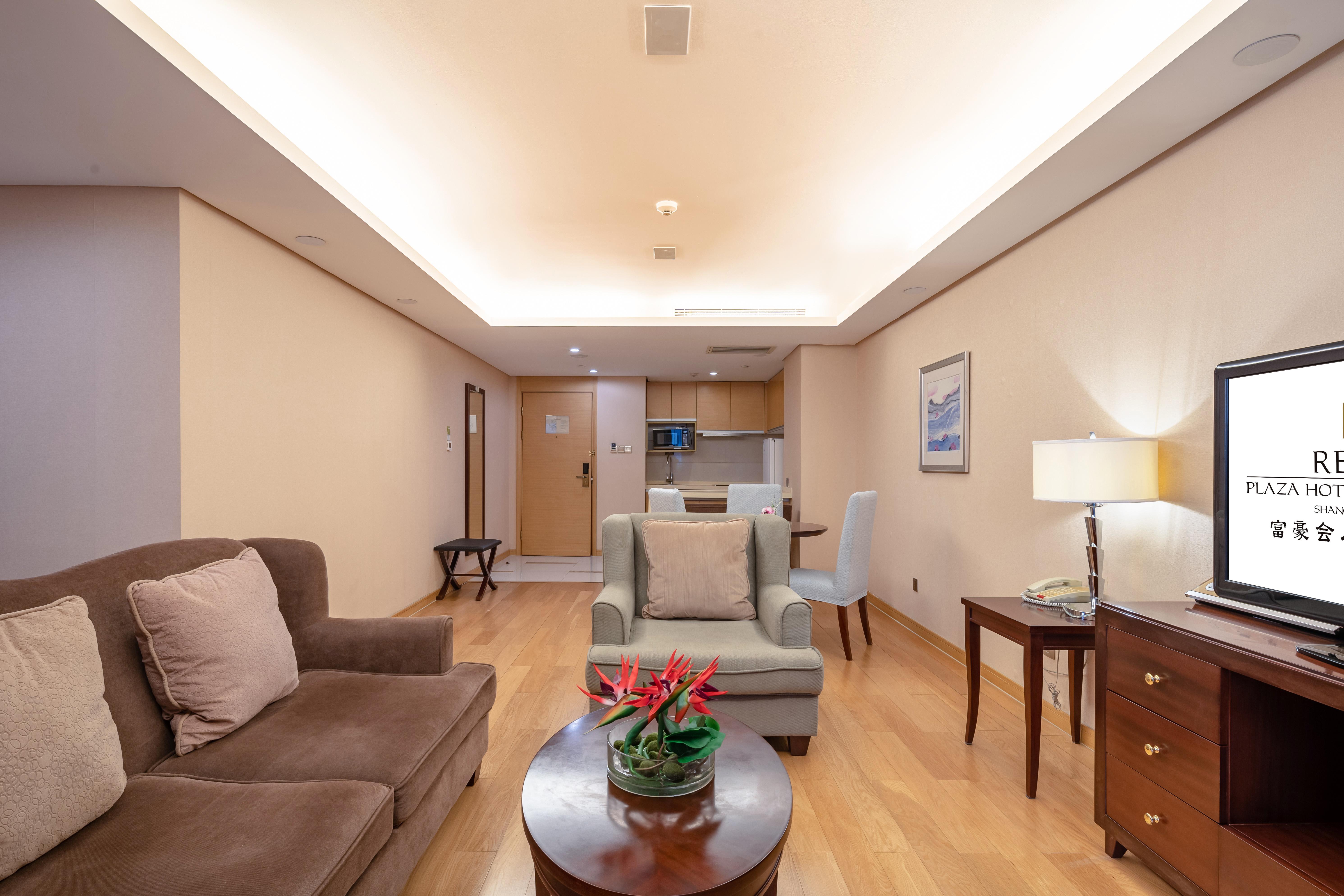 Regal Plaza Hotel & Residence Waigaoqiao Shanghai Exterior photo