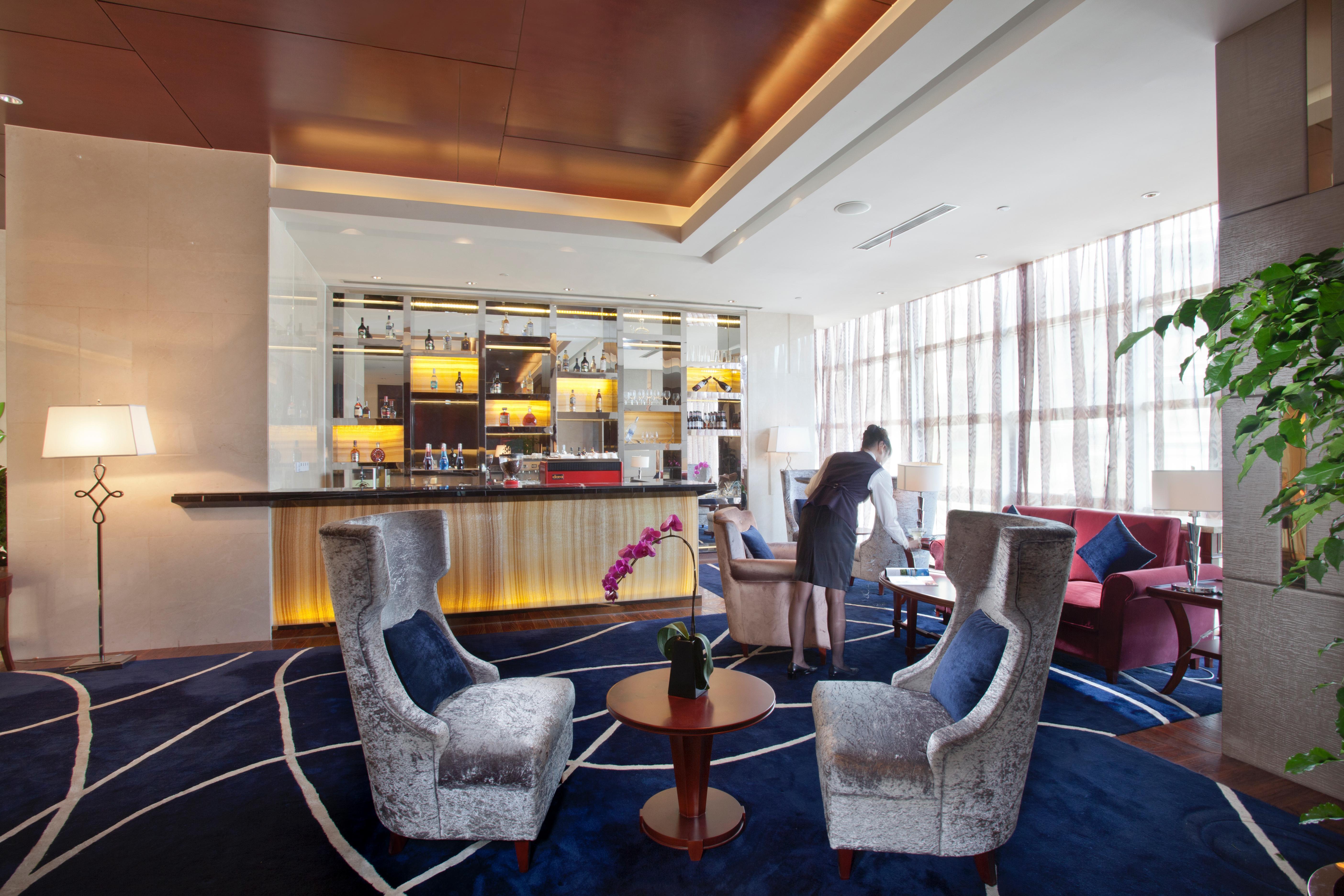 Regal Plaza Hotel & Residence Waigaoqiao Shanghai Exterior photo