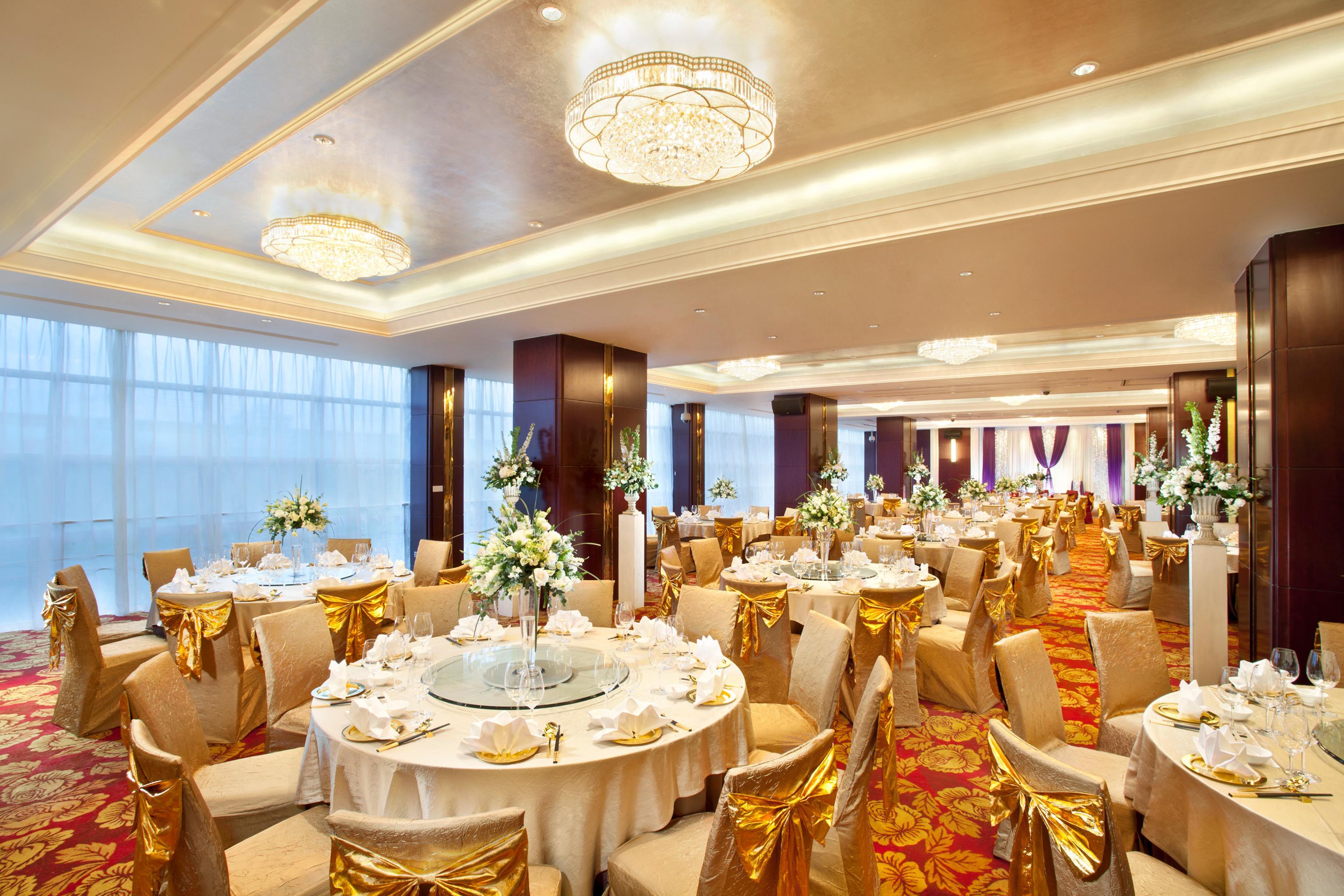 Regal Plaza Hotel & Residence Waigaoqiao Shanghai Exterior photo