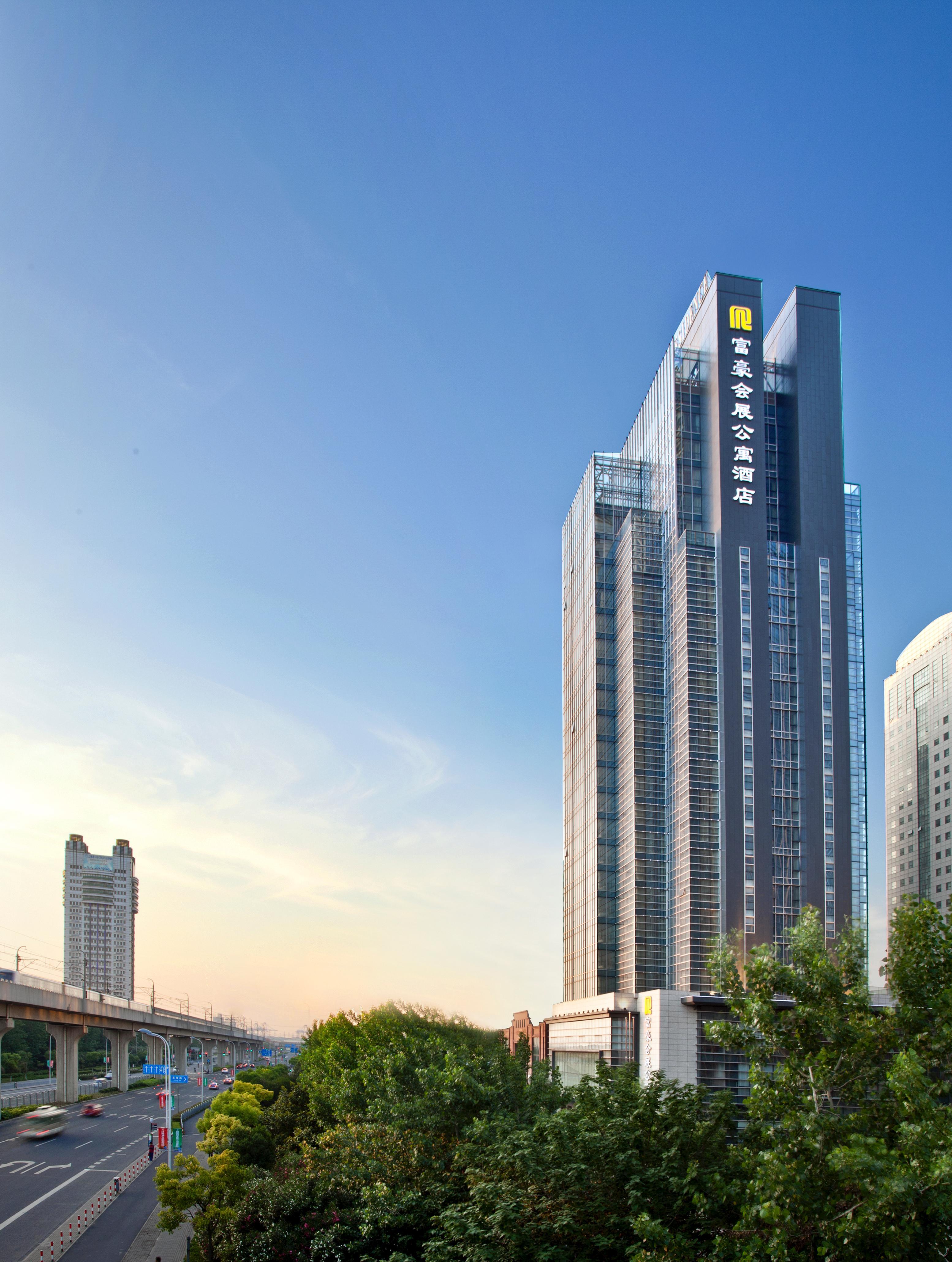 Regal Plaza Hotel & Residence Waigaoqiao Shanghai Exterior photo