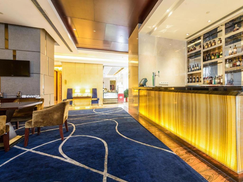 Regal Plaza Hotel & Residence Waigaoqiao Shanghai Exterior photo