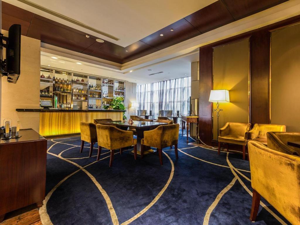 Regal Plaza Hotel & Residence Waigaoqiao Shanghai Exterior photo