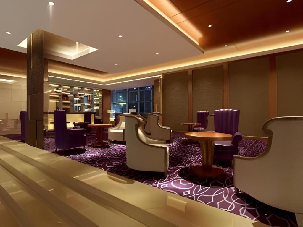 Regal Plaza Hotel & Residence Waigaoqiao Shanghai Exterior photo
