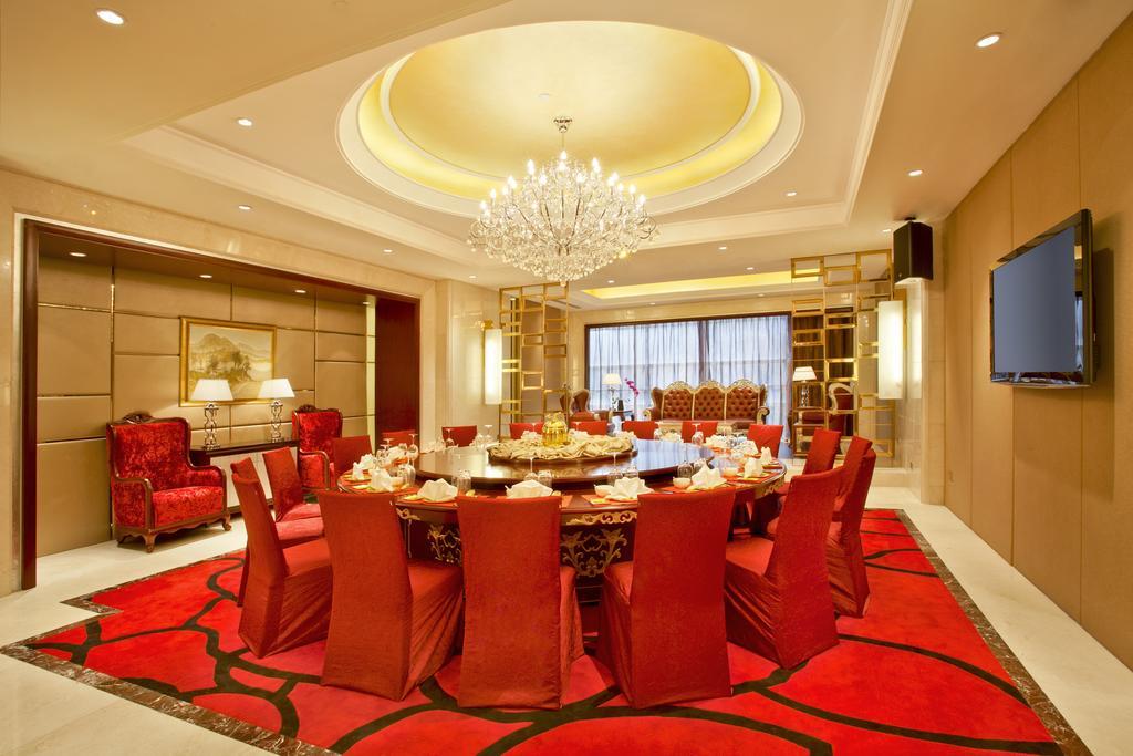 Regal Plaza Hotel & Residence Waigaoqiao Shanghai Exterior photo